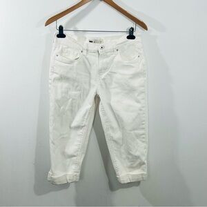 Levi's White Folded Hem Capri Jeans Size 6 Cotton And Spandex Spring Essential